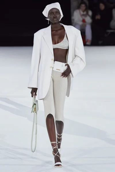 Look 3